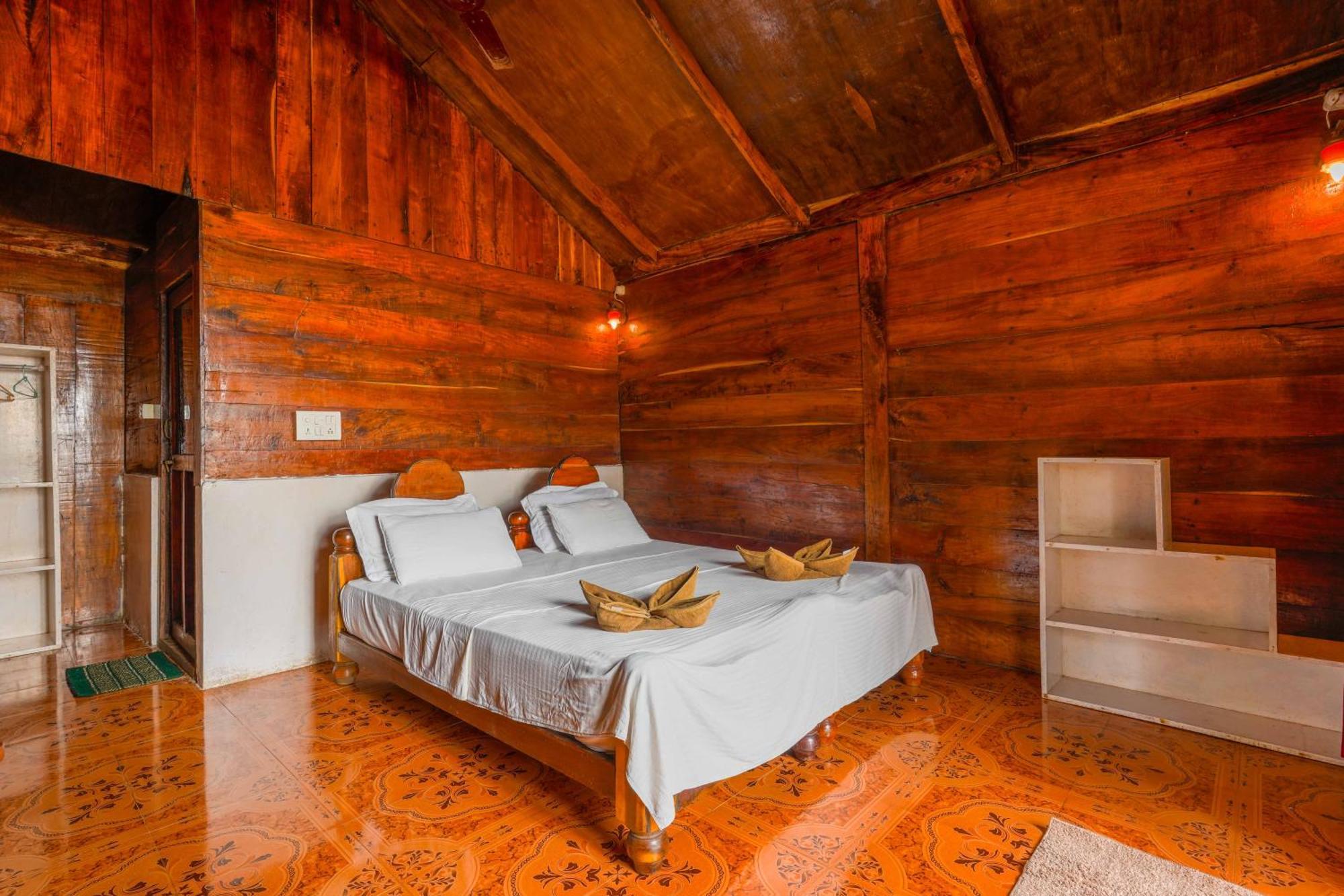 Blue Lagoon Goa 2*