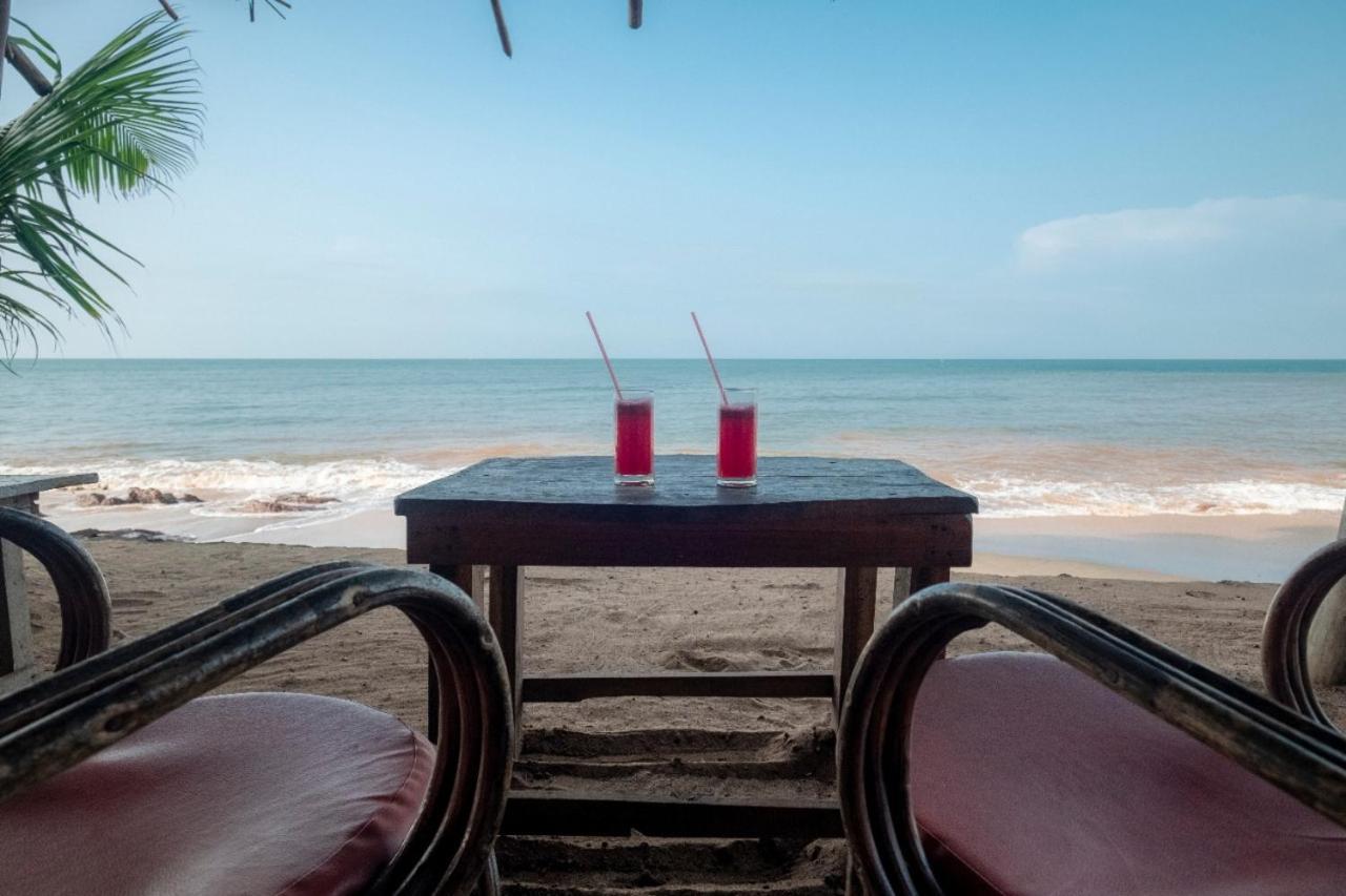 Resort Blue Lagoon Goa Cola
