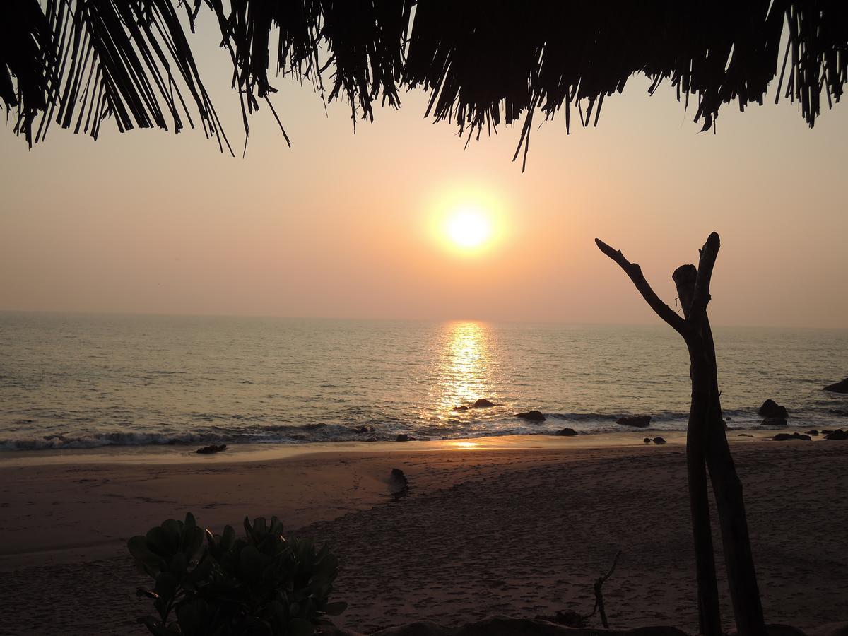 Blue Lagoon Goa Resort Cola